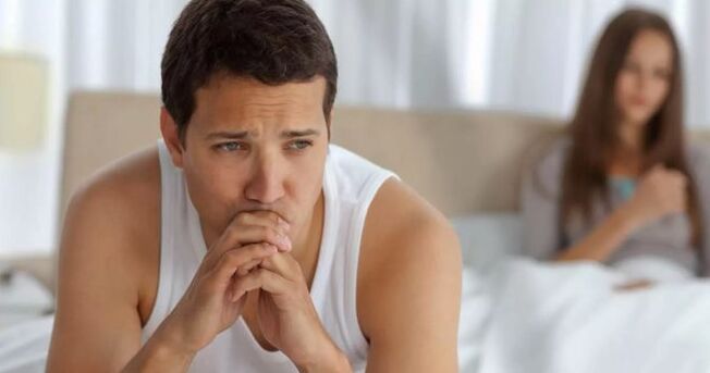 Les symptômes de la prostatite obligent un homme à éviter les rapports sexuels. 